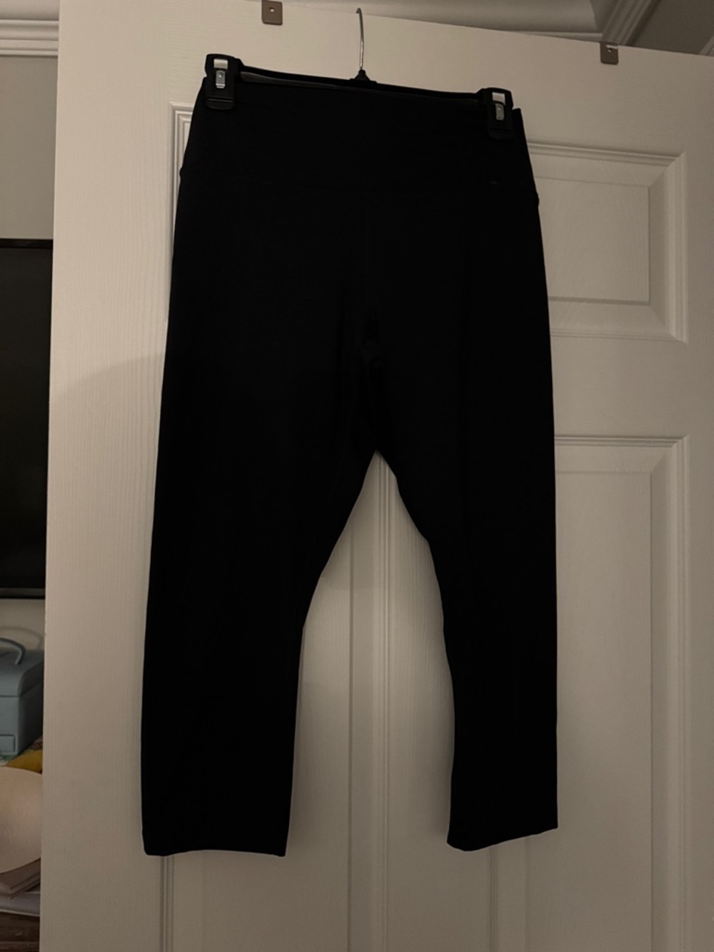 Black NIKE Cropped Active Leggings
